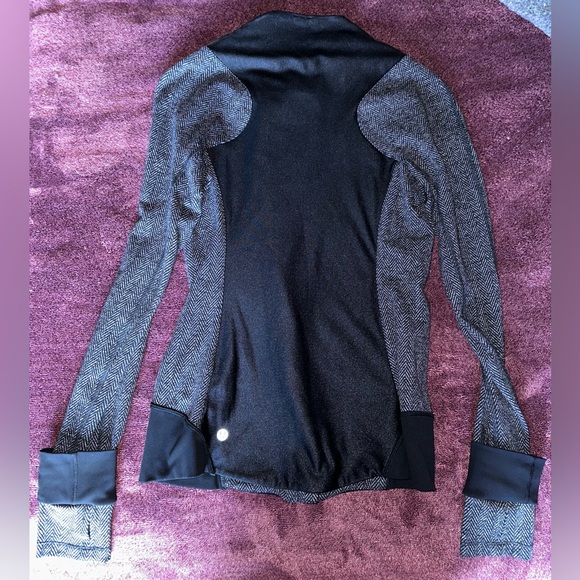 EUC Lululemon Jacket Small - Picture 2 of 2